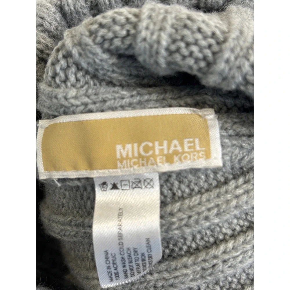 Michael‎ Kors Gray Ribbed Knit Beanie Faux Fur Pom Silver MK Logo Winter Hat